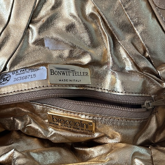 VINTAGE 1970’s BRACCIALINI/ BONWIT TELLER gold shoulder bag - Picture 5 of 8